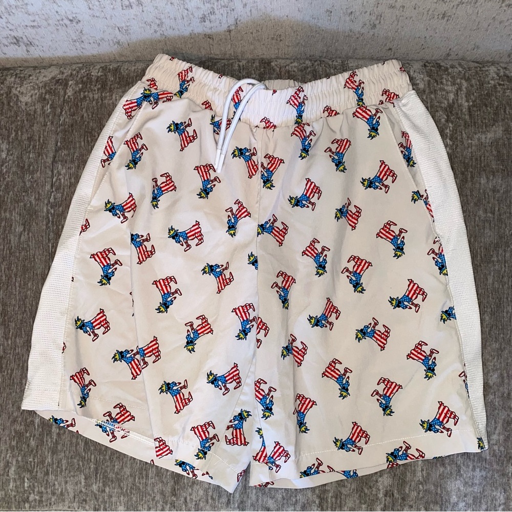 GOAT USA Men’s Small Shorts
